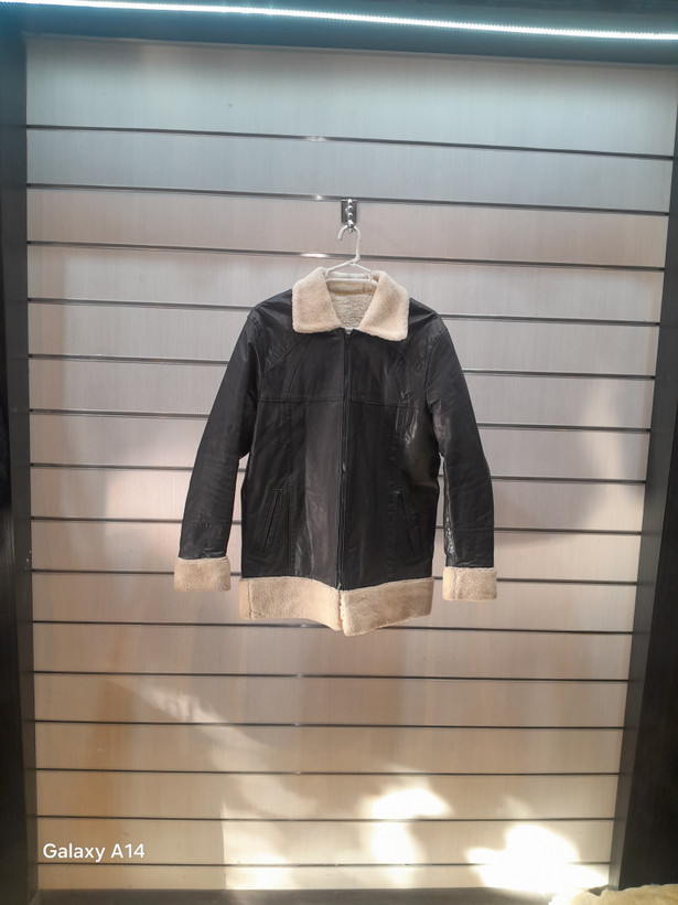 کاپشن مردانه چرم اصلی برند leather SAJADبادوام بسیار بالا