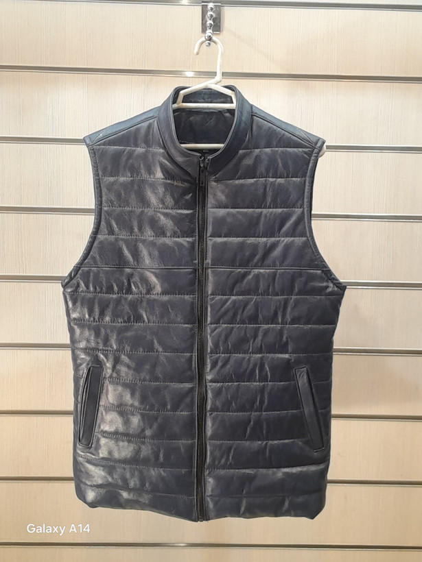 جلیقه مردانه چرم گاوی اصلی برند leather SAJADبادوام بسیار بالا