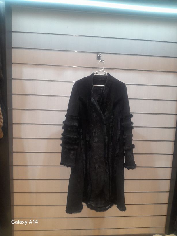 پالتو زنانه چرم جیر طبیعی برند leather SAJADبادوام بسیار بالا