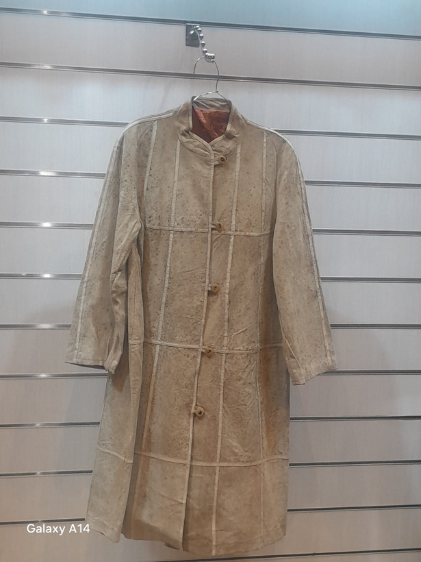 پالتو زنانه چرم جیر طبیعی برند leather SAJADبادوام بسیار بالا
