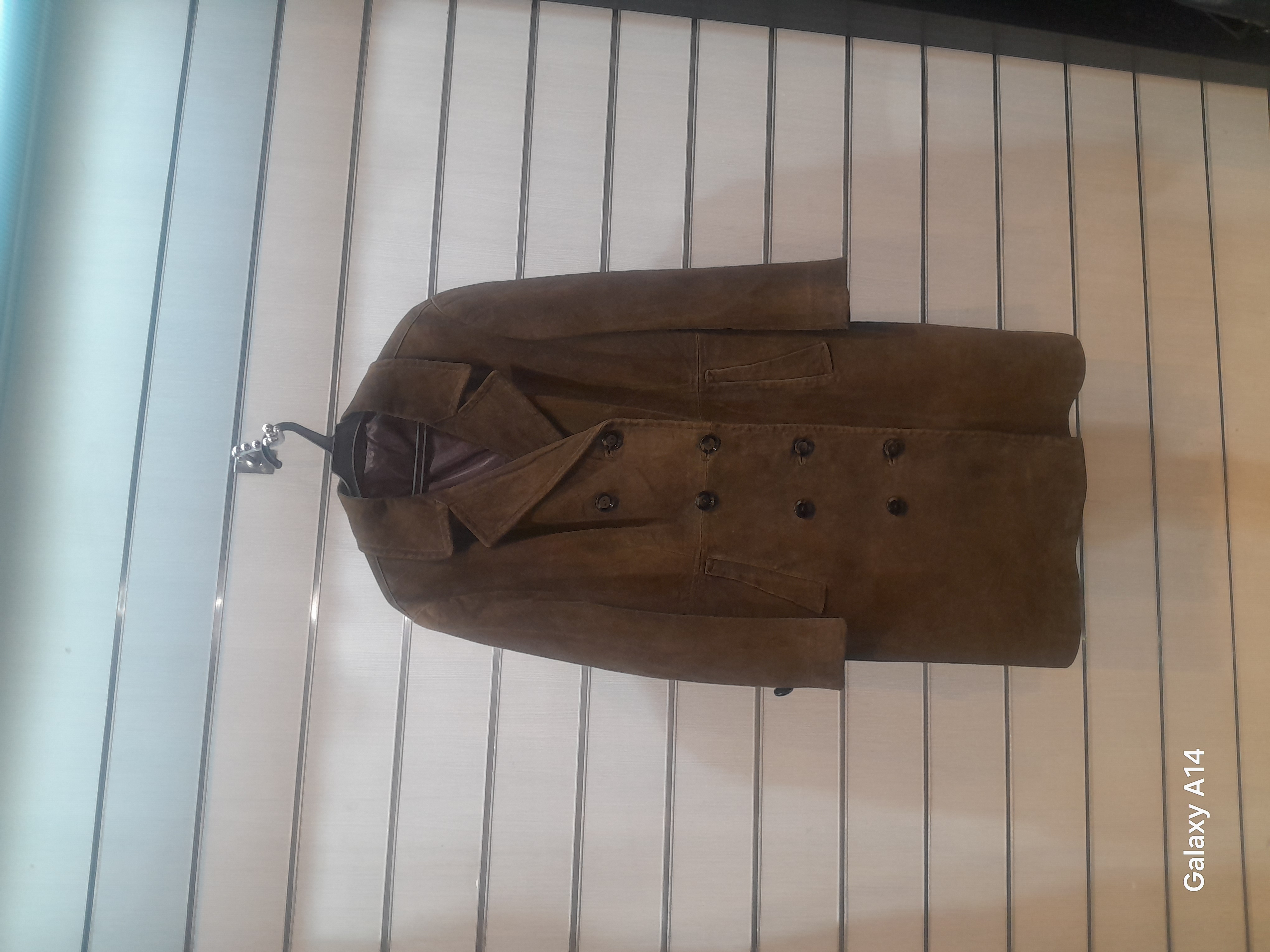 پالتو زنانه چرم جیر طبیعی برند leather SAJADبادوام بسیار بالا
