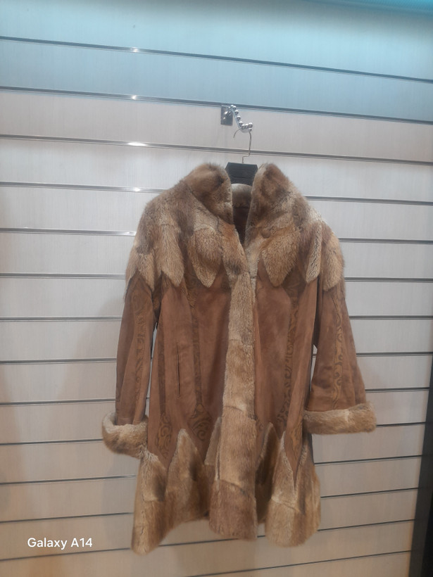 پالتو زنانه چرم جیرودوریقه پوست سنجاب طبیعی برند leather SAJADبادوام بسیار بالا