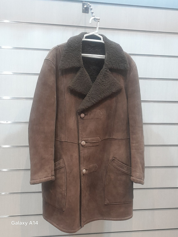 اورکت مردانه پوست بوفالویقه پوست گوسفندمیرینوس برند leather SAJAD بادام بسیار بالا