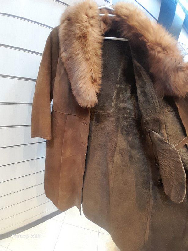 پالتو زنانه پوست بوفالو یقه پوست روباه اصلی برند leather SAJADبادوام بسیار بالا