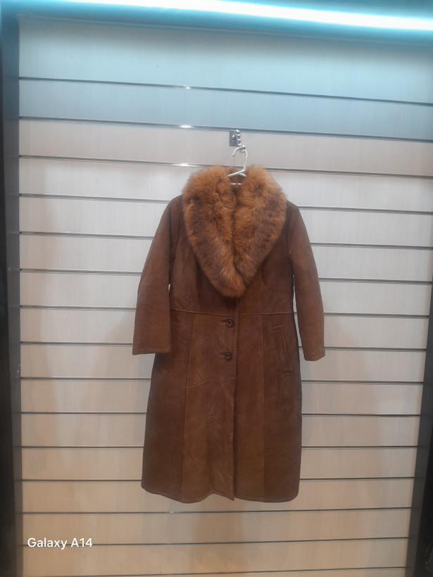 پالتو زنانه پوست بوفالو یقه پوست روباه اصلی برند leather SAJADبادوام بسیار بالا