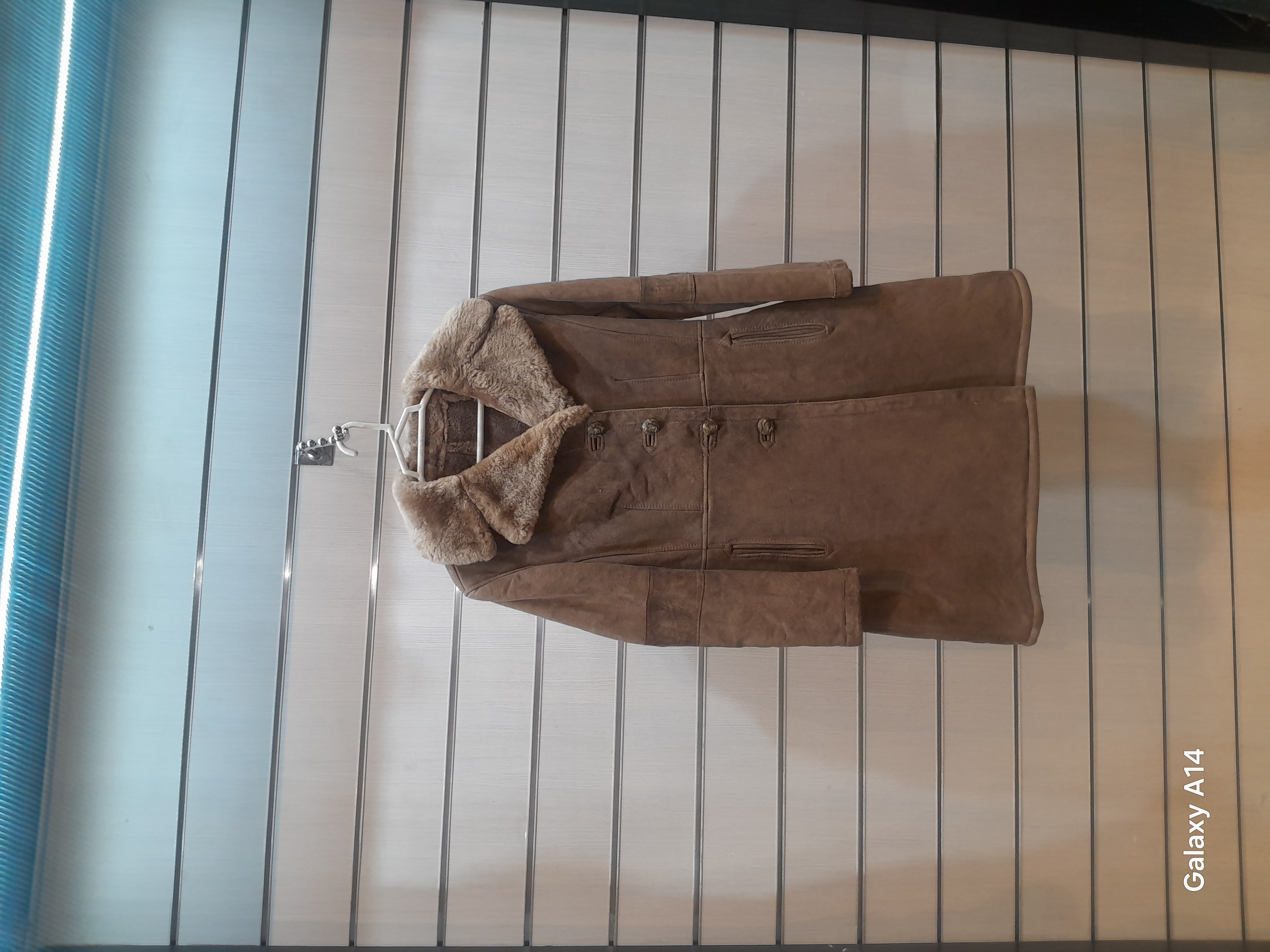 پالتو یونیسکس پوست بوفالو یقه گوسفندمیرینوس اصلی برند leather SAJADگرماودوام بسیار بالایی دارد