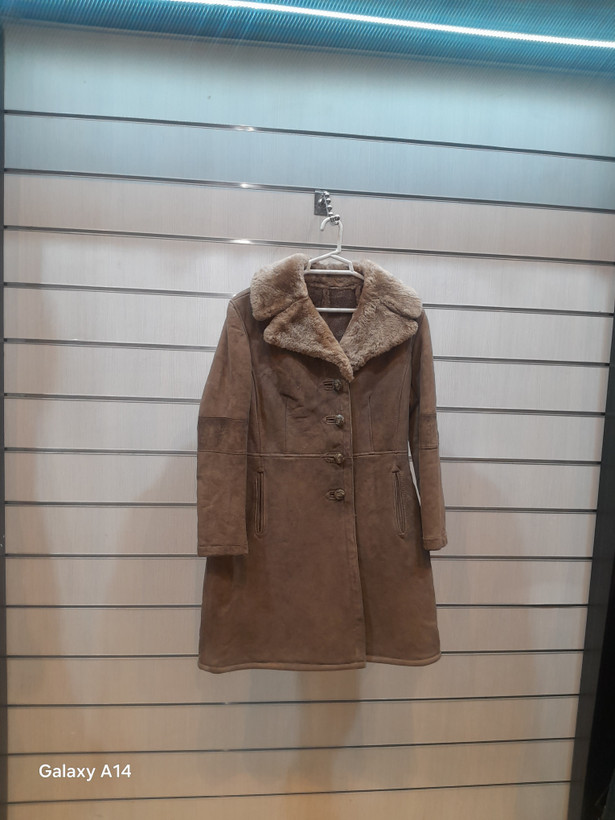 پالتو یونیسکس پوست بوفالو یقه گوسفندمیرینوس اصلی برند leather SAJADگرماودوام بسیار بالایی دارد