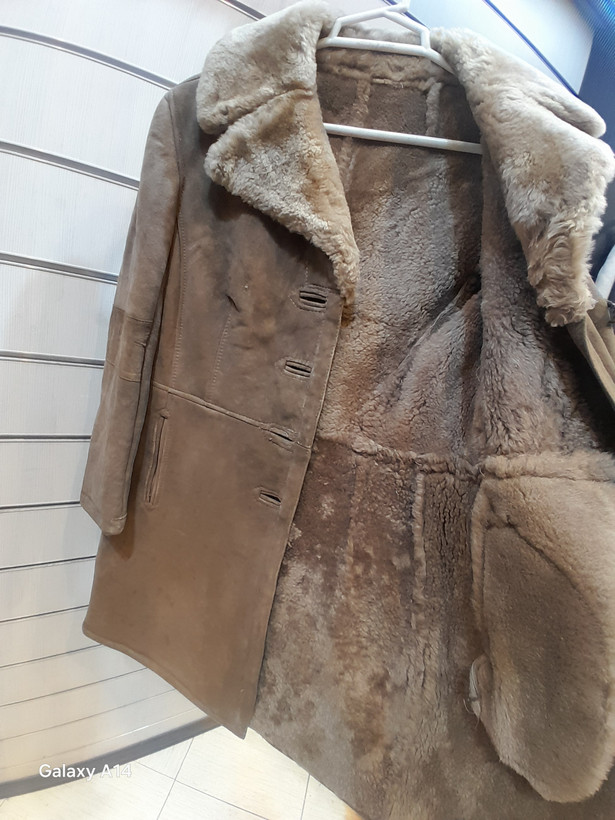 پالتو یونیسکس پوست بوفالو یقه گوسفندمیرینوس اصلی برند leather SAJADگرماودوام بسیار بالایی دارد