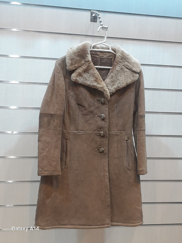 پالتو یونیسکس پوست بوفالو یقه گوسفندمیرینوس اصلی برند leather SAJADگرماودوام بسیار بالایی دارد