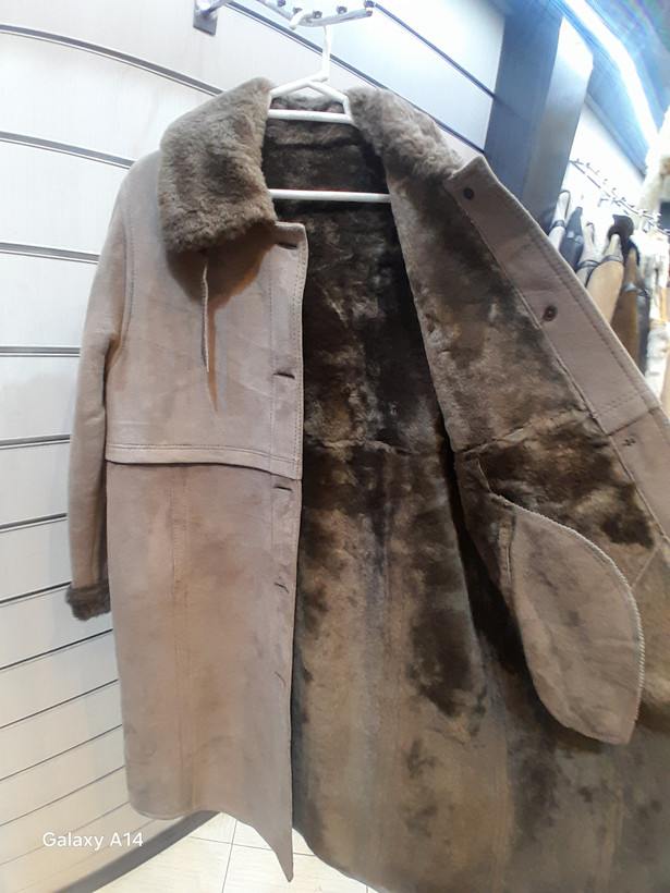 پالتو یونیسکس پوست بوفالو اصلی برند leather SAJADگرماودوام بسیار بالایی دارد