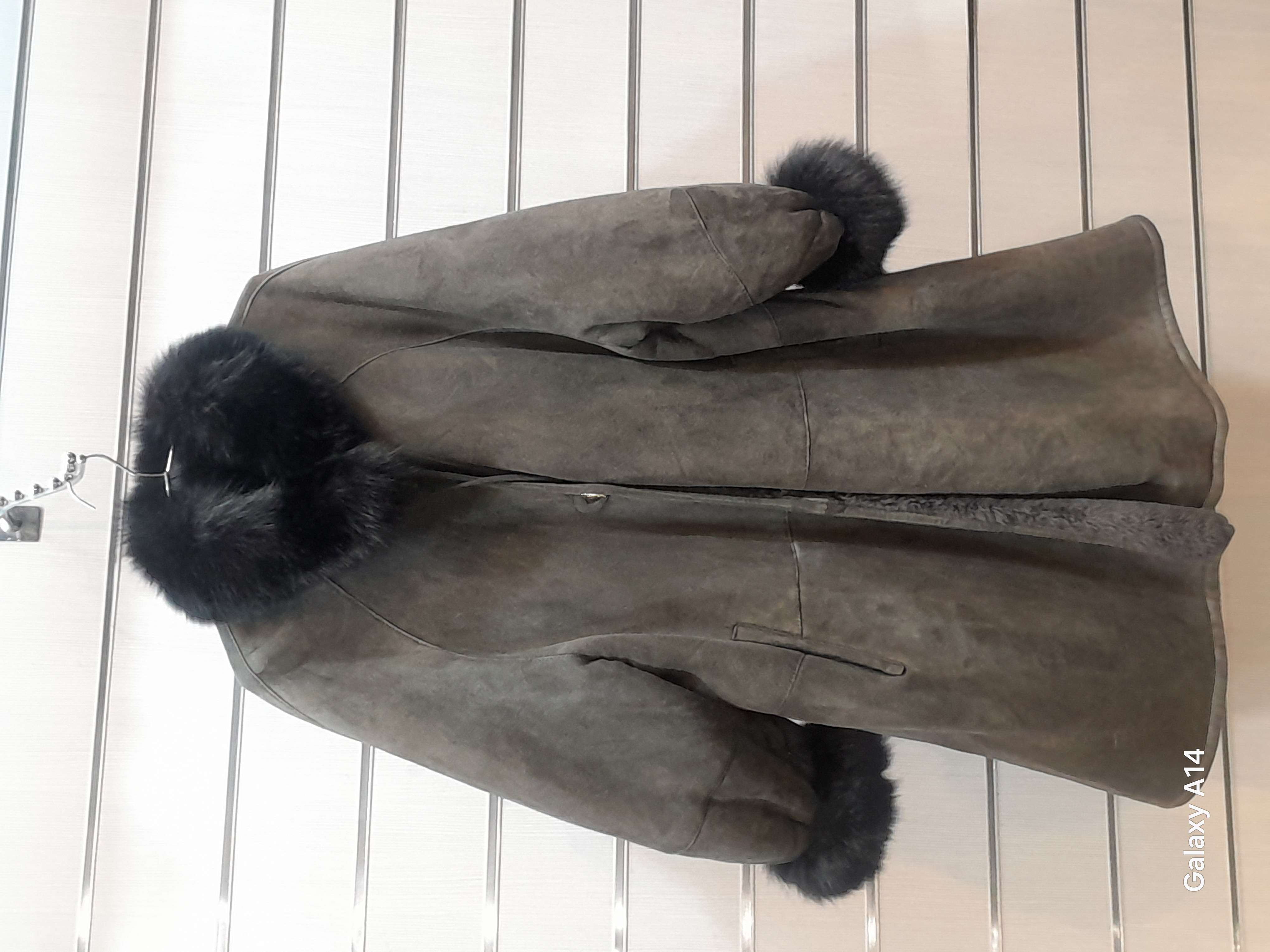 پالتو زنانه پوست بوفالو یقه پوست روباه اصلی برند leather SAJADبادوام بسیار بالا