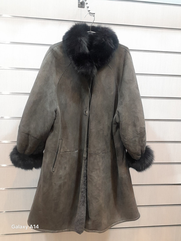 پالتو زنانه پوست بوفالو یقه پوست روباه اصلی برند leather SAJADبادوام بسیار بالا