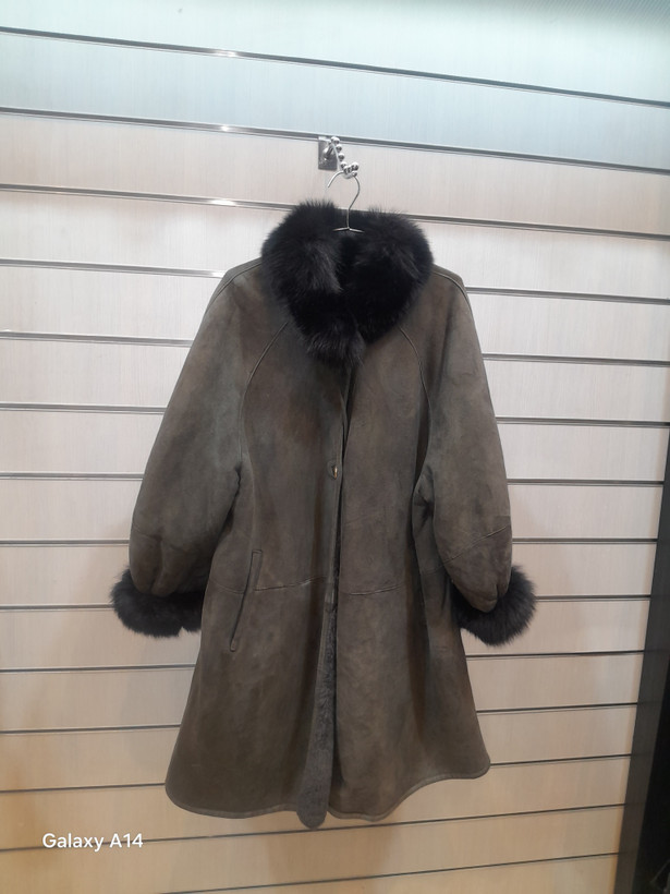 پالتو زنانه پوست بوفالو یقه پوست روباه اصلی برند leather SAJADبادوام بسیار بالا