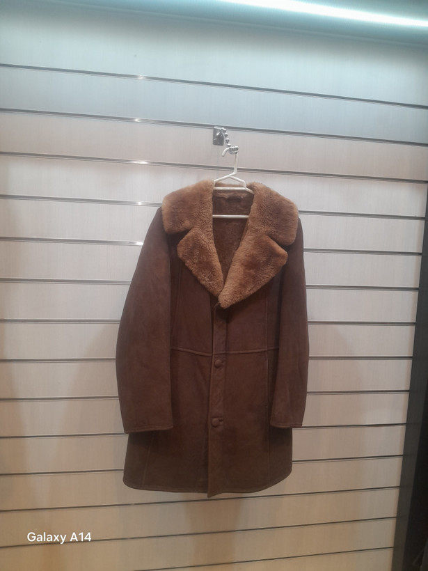 اورکت مردانه پوست بوفالو یقه پوست گوسفندمیرینوس اصلی برند leather SAJAD بادام بسیار بالا