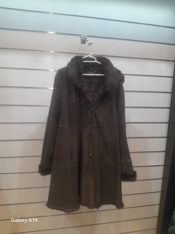 پالتو زنانه پوست بوفالو یقه پوست روباه اصلی برند leather SAJADبادوام بسیار بالا