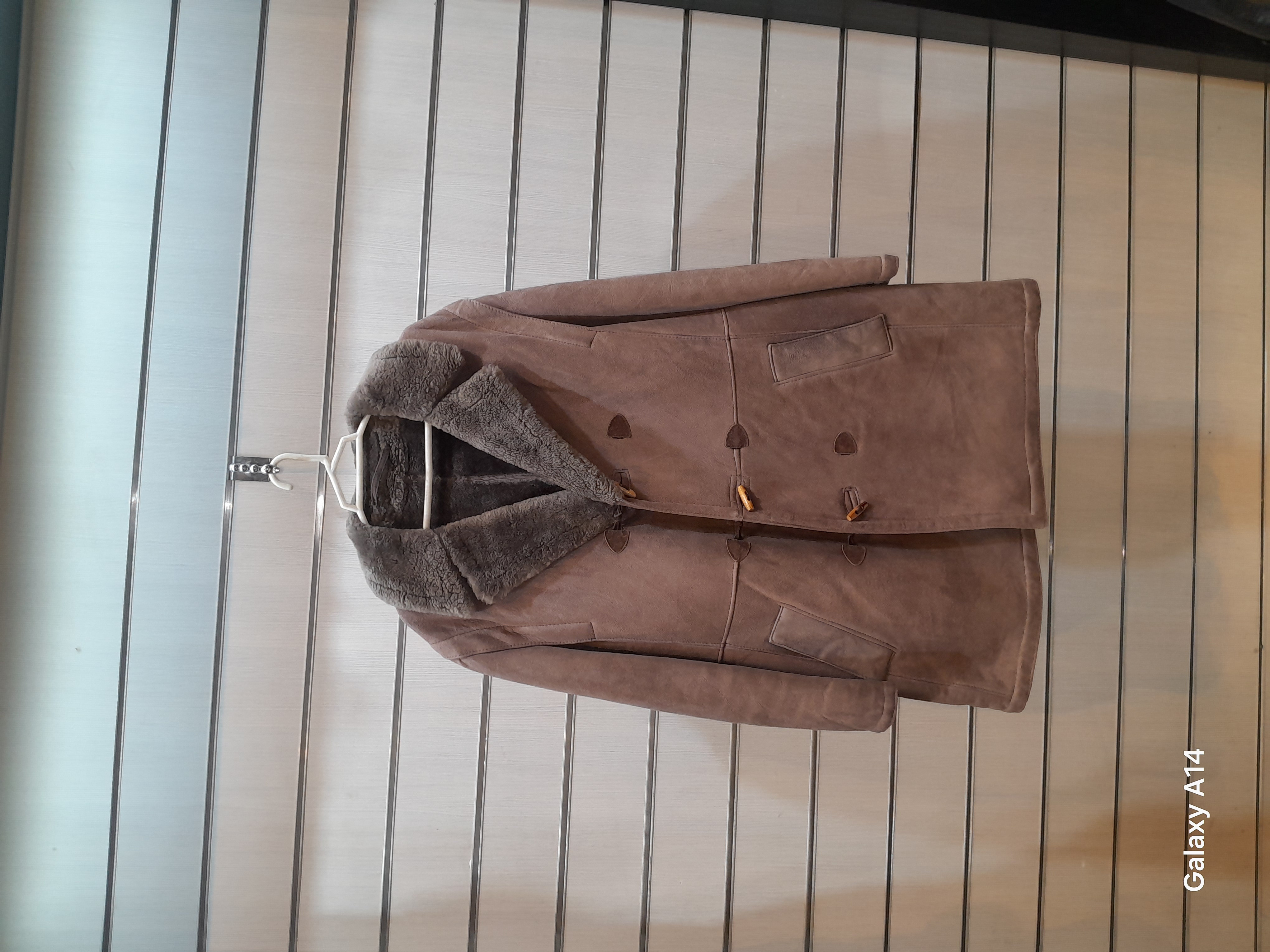 اورکت مردانه پوست بوفالویقه پوست گوسفندمیرینوس اصلی برند leather SAJAD بادام بسیار بالا