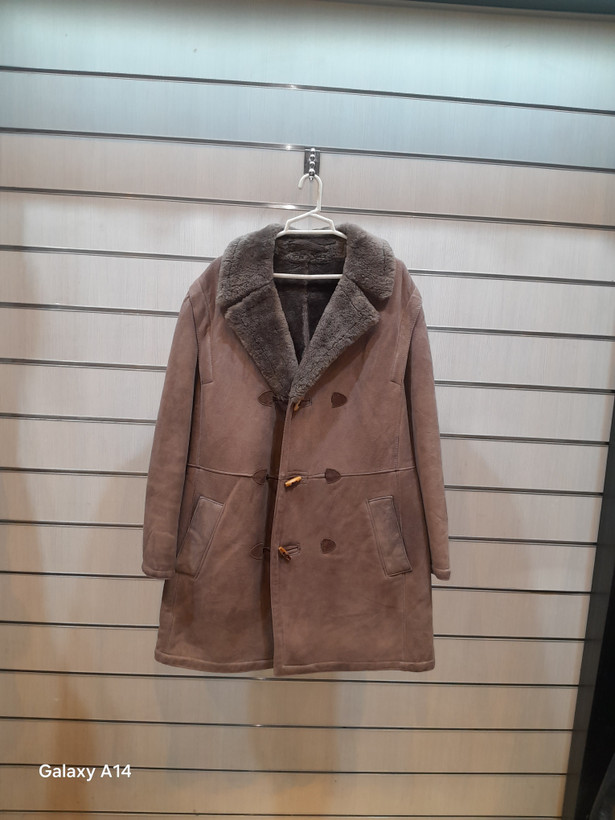 اورکت مردانه پوست بوفالویقه پوست گوسفندمیرینوس اصلی برند leather SAJAD بادام بسیار بالا