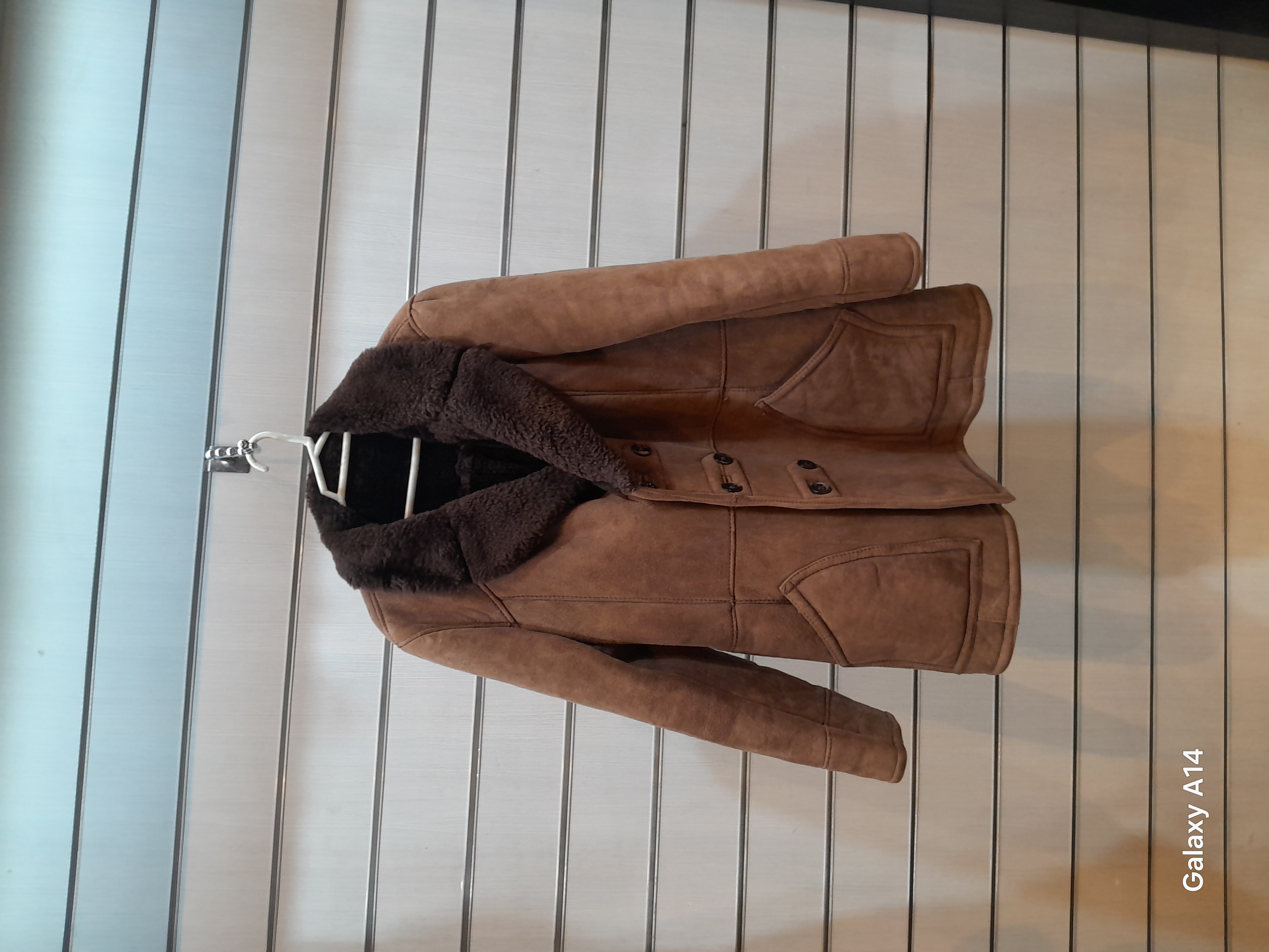 اورکت مردانه پوست بوفالویقه پوست گوسفندمیرینوس اصلی برند leather SAJAD بادام بسیار بالا