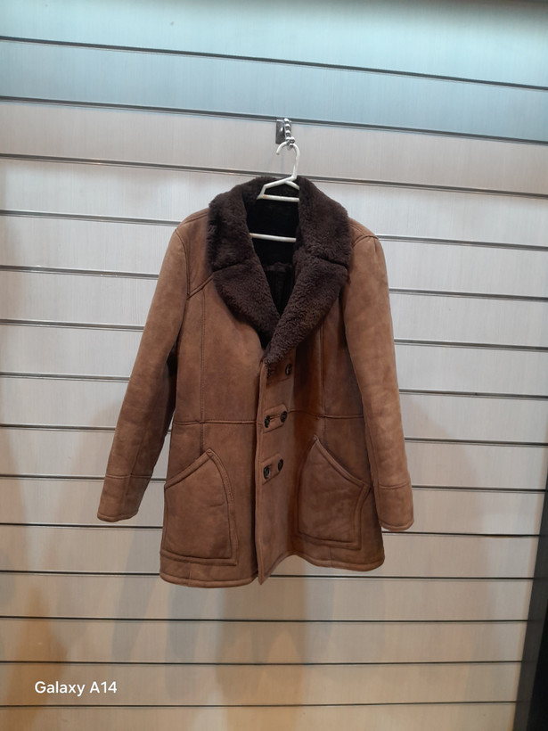 اورکت مردانه پوست بوفالویقه پوست گوسفندمیرینوس اصلی برند leather SAJAD بادام بسیار بالا