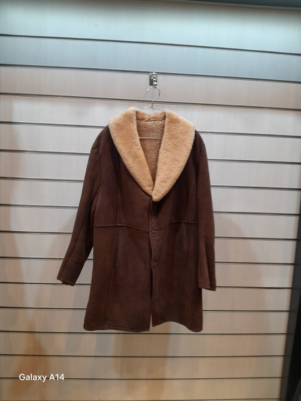 اورکت مردانه پوست بوفالو یقه پوست گوسفندمیرینوس اصلی برند leather SAJAD بادام بسیار بالا