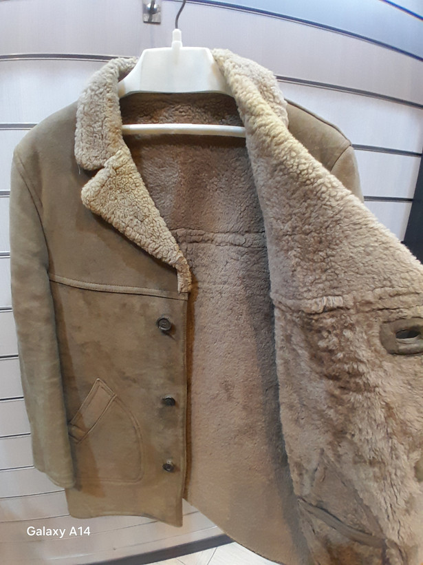 اورکت مردانه پوست بوفالو یقه پوست گوسفندمیرینوس اصلی برند leather SAJAD بادام بسیار بالا