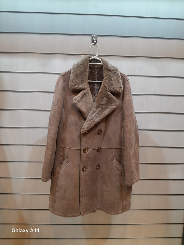 اورکت مردانه پوست بوفالو یقه پوست گوسفندمیرینوس اصلی برند leather SAJAD بادام بسیار بالا