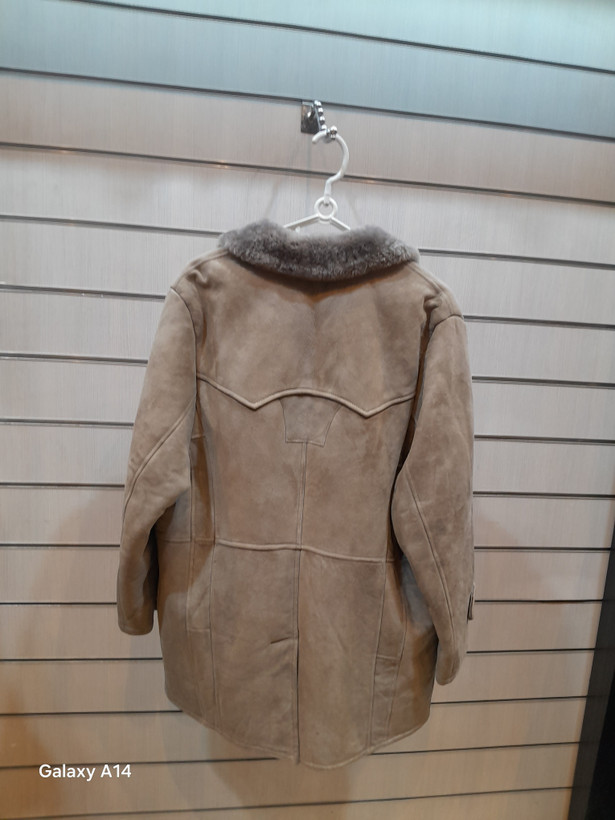اورکت مردانه پوست بوفالو یقه پوست گوسفندمیرینوس اصلی برند leather SAJAD بادام بسیار بالا