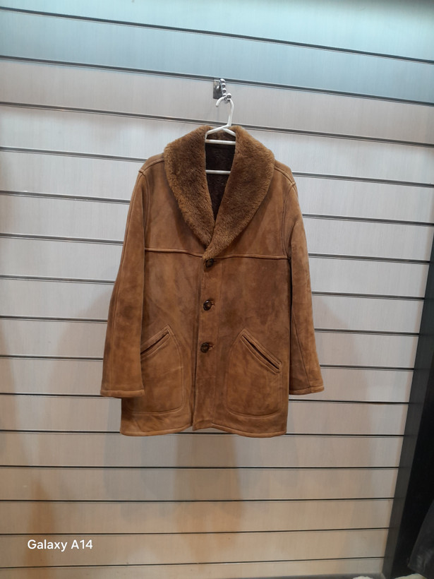 اورکت مردانه پوست بوفالویقه پوست گوسفندمیرینوس اصلی برند leather SAJAD بادام بسیار بالا