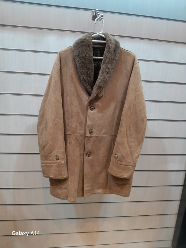 اورکت مردانه پوست بوفالو یقه پوست گوسفندمیرینوس اصلی برند leather SAJAD بادام بسیار بالا
