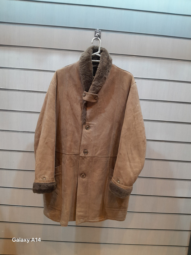 اورکت مردانه پوست بوفالو یقه پوست گوسفندمیرینوس اصلی برند leather SAJAD بادام بسیار بالا