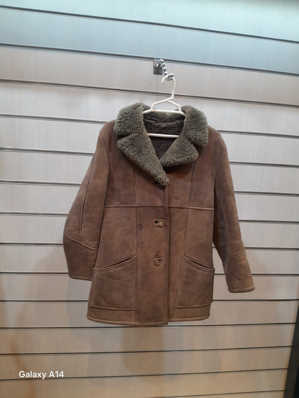 اورکت مردانه پوست بوفالو یقه پوست گوسفندمیرینوس اصلی برند leather SAJAD بادام بسیار بالا