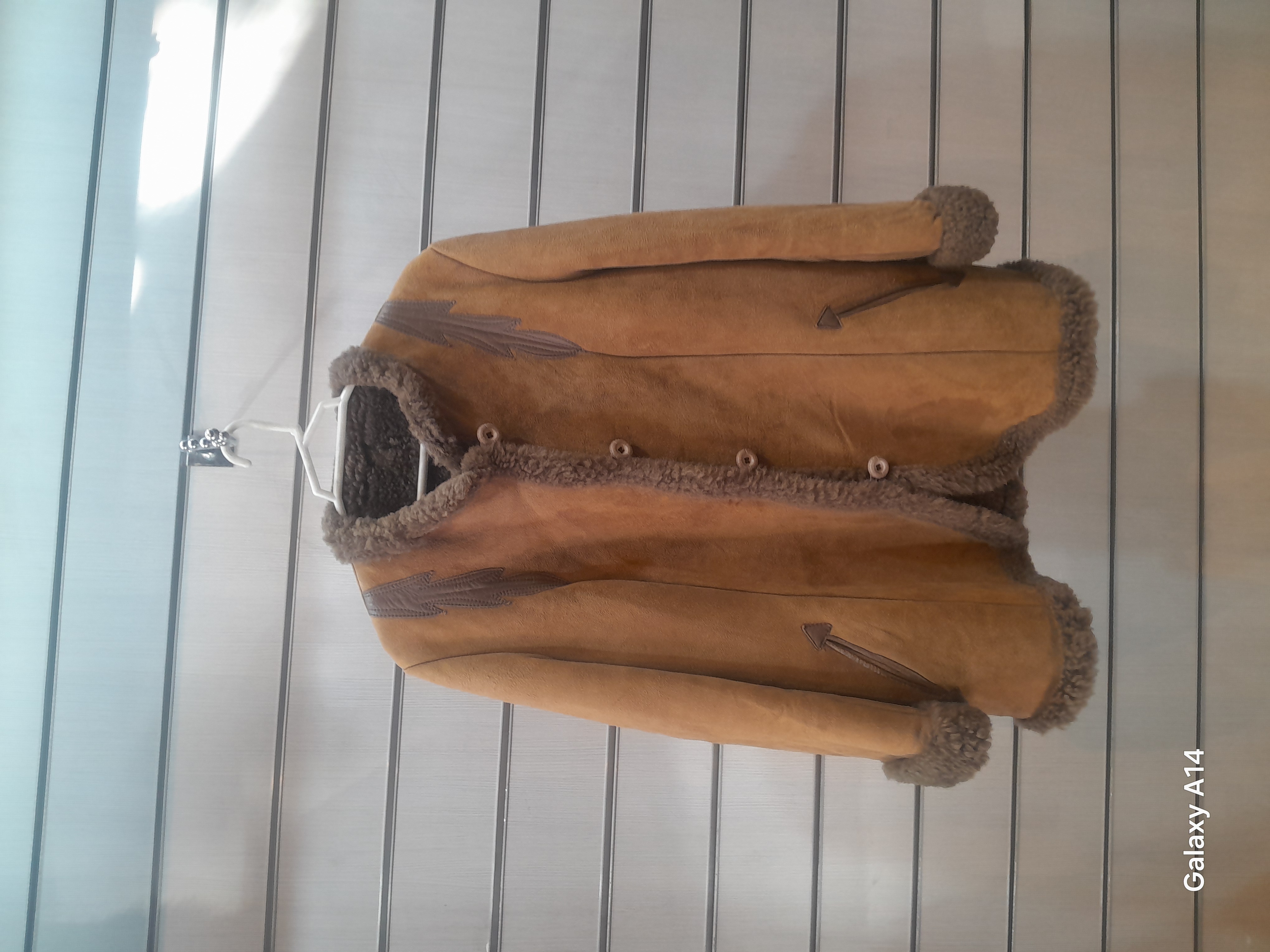 اورکت زنانه پوست بوفالو اصلی برند leather SAJAD بادام بسیار بالا