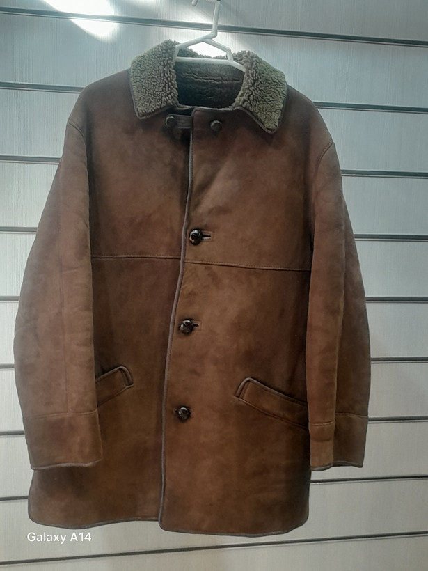 اورکت مردانه پوست بوفالویقه پوست گوسفندمیرینوس اصلی برند leather SAJAD بادام بسیار بالا