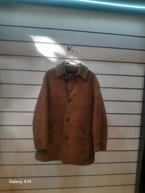 اورکت مردانه پوست بوفالویقه پوست گوسفندمیرینوس اصلی برند leather SAJAD بادام بسیار بالا