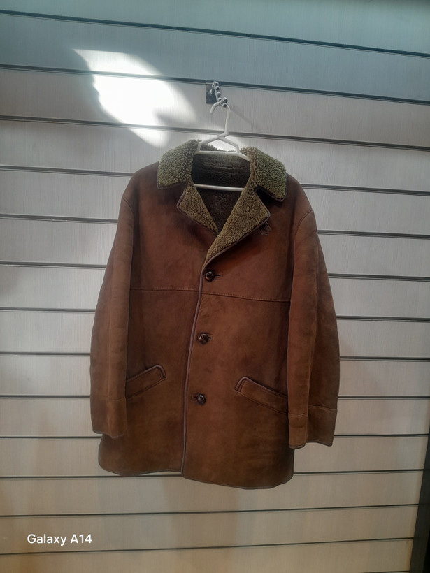 اورکت مردانه پوست بوفالویقه پوست گوسفندمیرینوس اصلی برند leather SAJAD بادام بسیار بالا