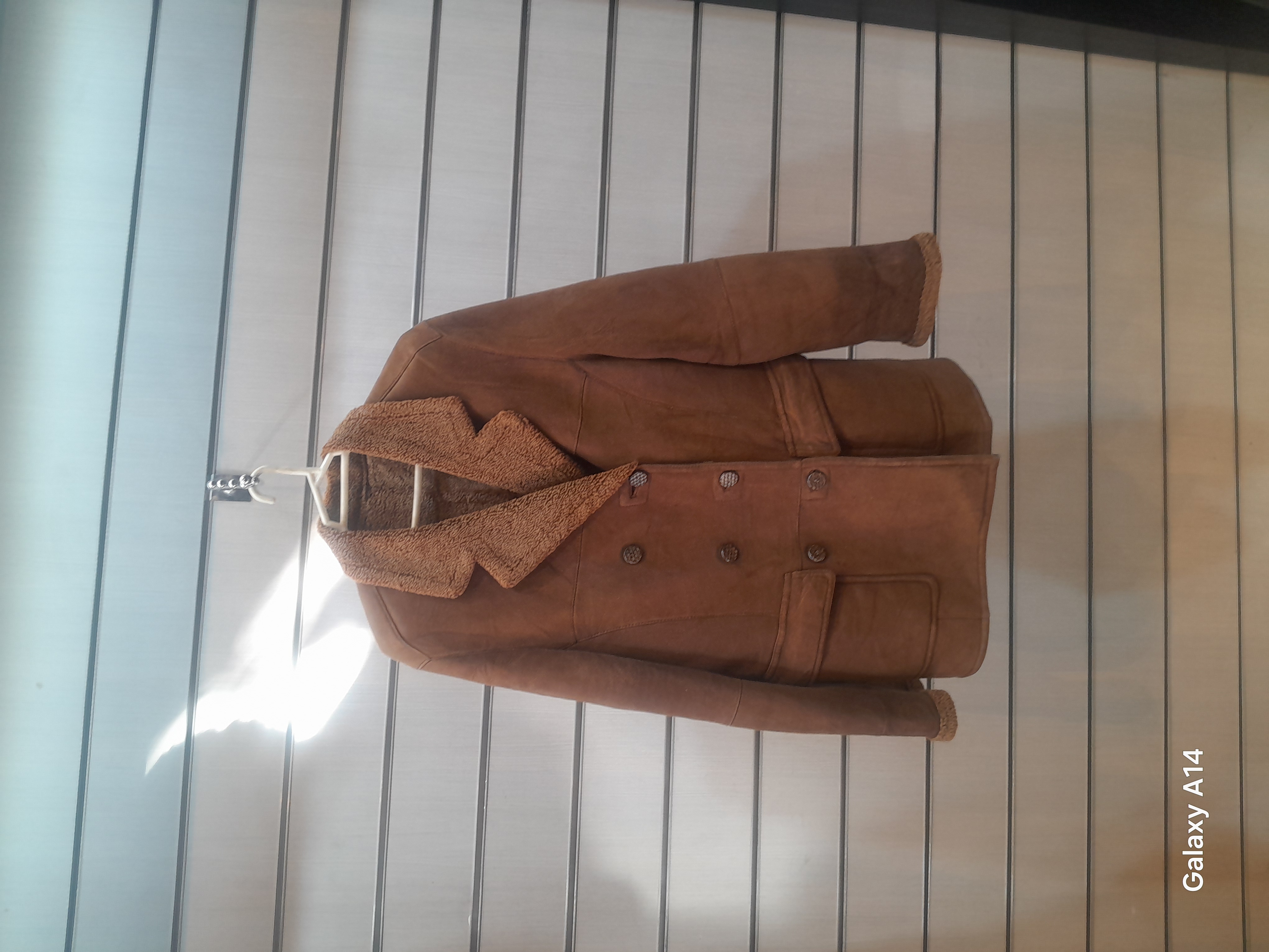 اورکت مردانه پوست بوفالویقه پوست گوسفندمیرینوس اصلی برند leather SAJAD بادام بسیار بالا