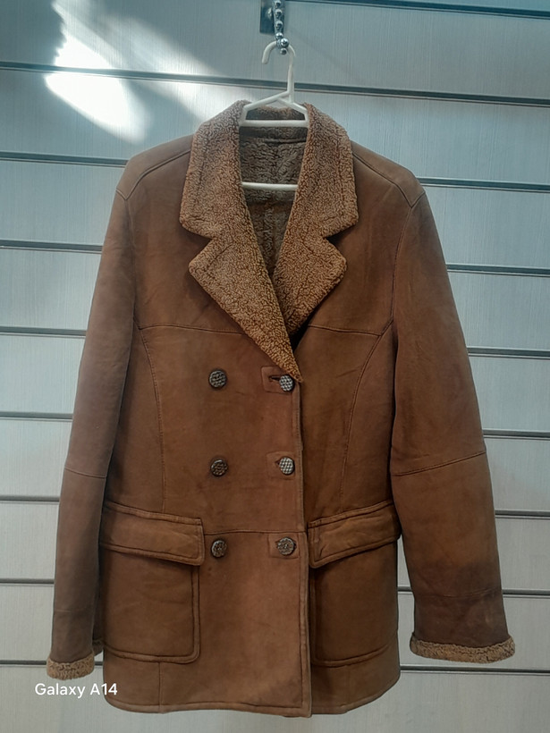 اورکت مردانه پوست بوفالویقه پوست گوسفندمیرینوس اصلی برند leather SAJAD بادام بسیار بالا