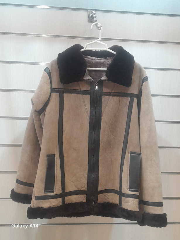کاپشن مردانه پوست بوفالو یقه پوست گوسفندمیرینوس طبیعی برند leather SAJAD با گرماودوام بسیار بالا