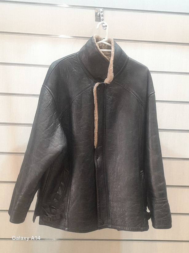 کاپشن مردانه پوست بوفالو یقه پوست گوسفندمیرینوس طبیعی برند leather SAJAD بادوام و گرمابسیار بالا