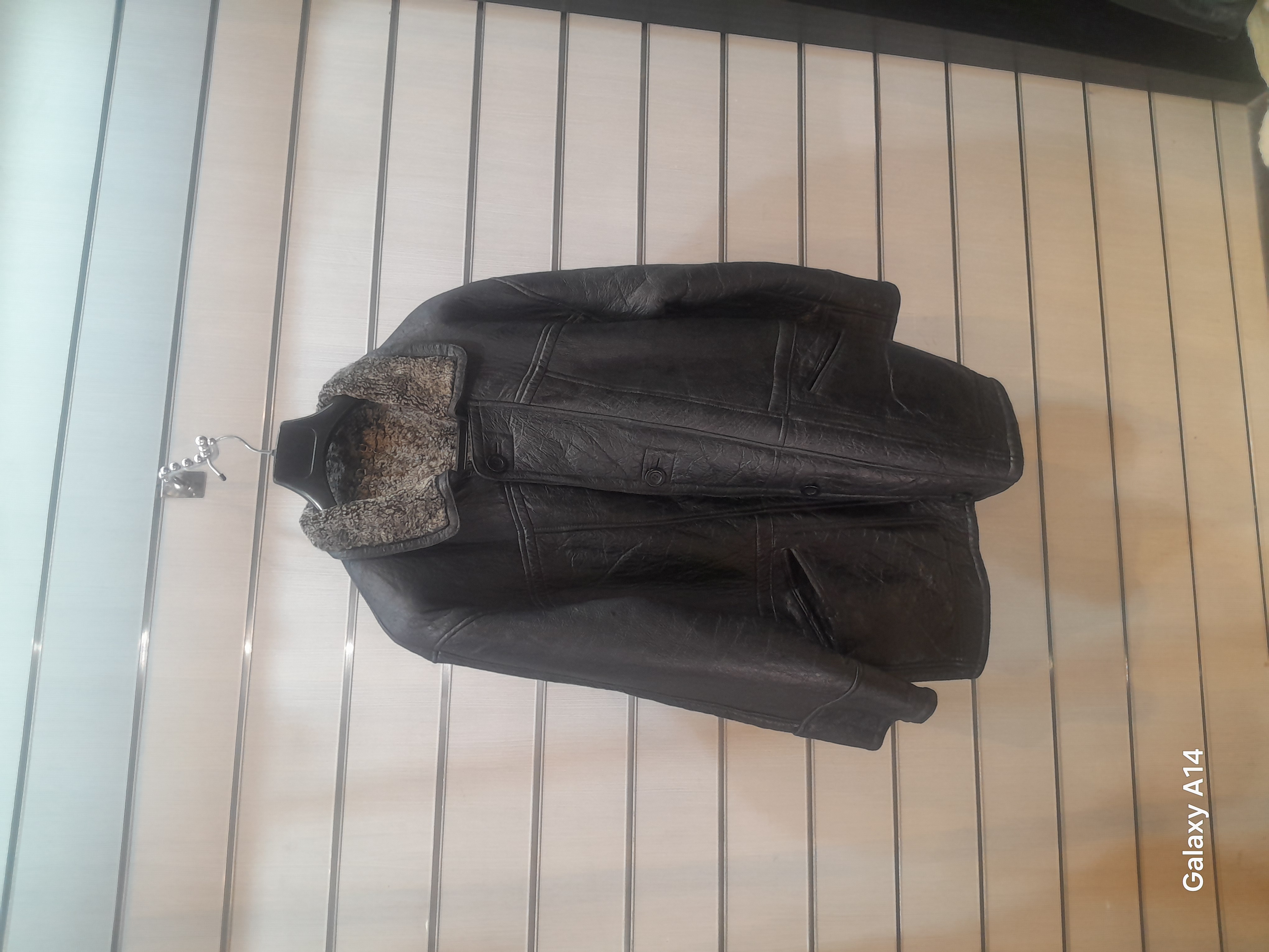 اورکت مردانه پوست بوفالو اصلی برند leather SAJAD بادام وگرمابسیار بالا