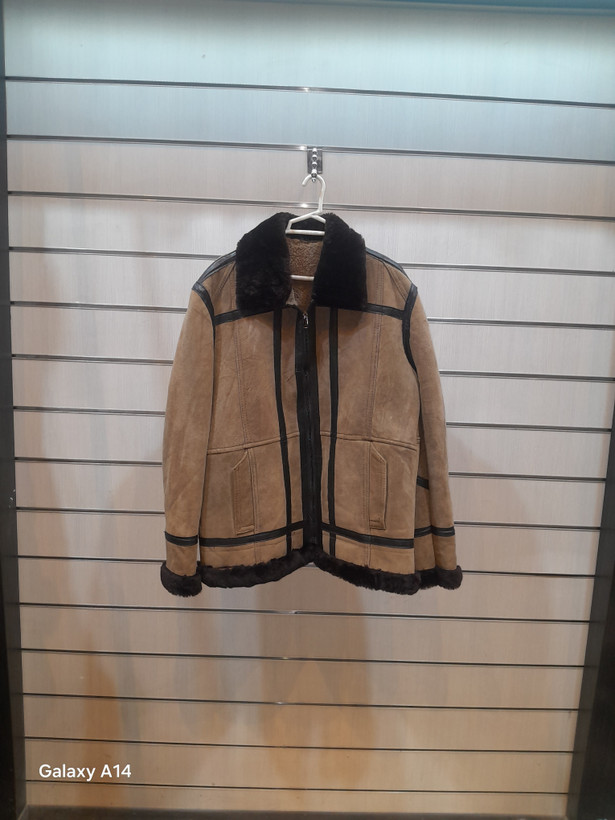 کاپشن مردانه پوست بوفالو یقه پوست گوسفندمیرینوس طبیعی برند leather SAJAD بادوام وگرمابسیار بالا