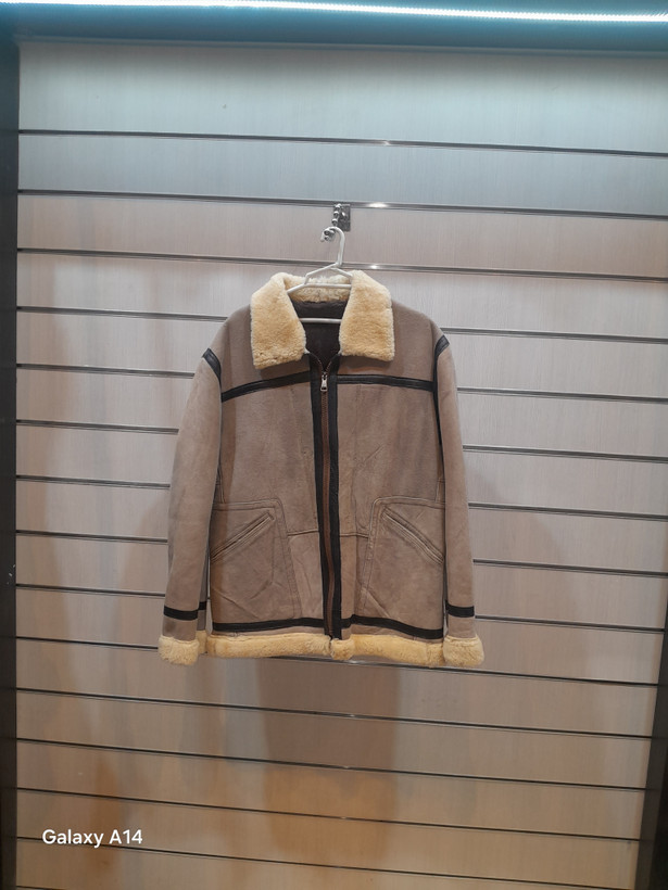 کاپشن مردانه پوست بوفالویقه پوست گوسفندمیرینوس طبیعی برند leather SAJAD بادوام وگرما بسیار بالا