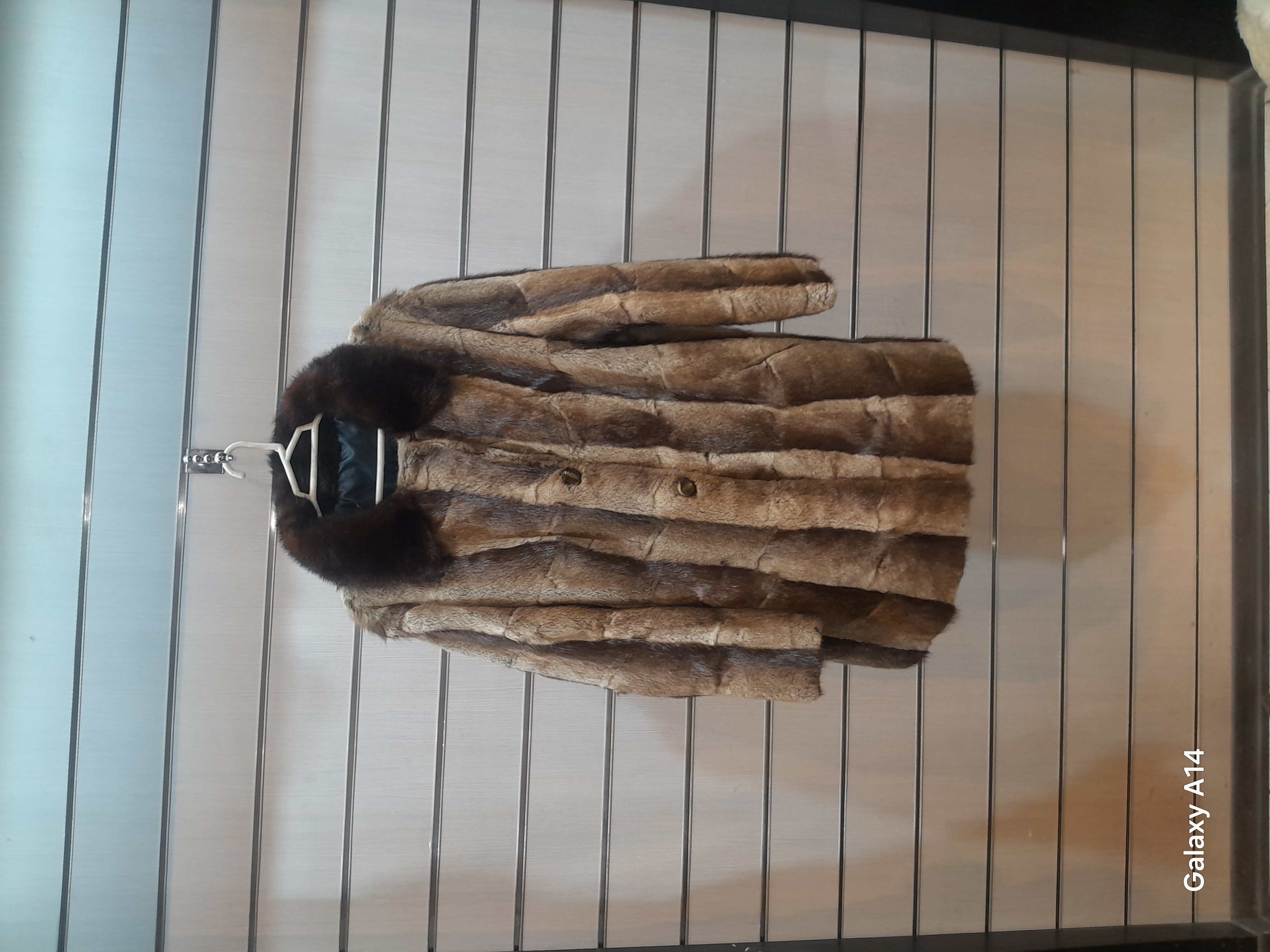 پالتو یونیسکس پوست سنجاب یقه پوست سمور طبیعی برند leather SAJAD بادوام وگرمابسیار بالا