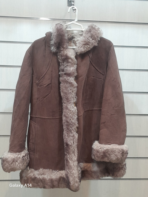 پالتو زنانه پوست بوفالو یقه پوست خرگوش طبیعی برند leather SAJAD بادوام وگرمابسیار بالا