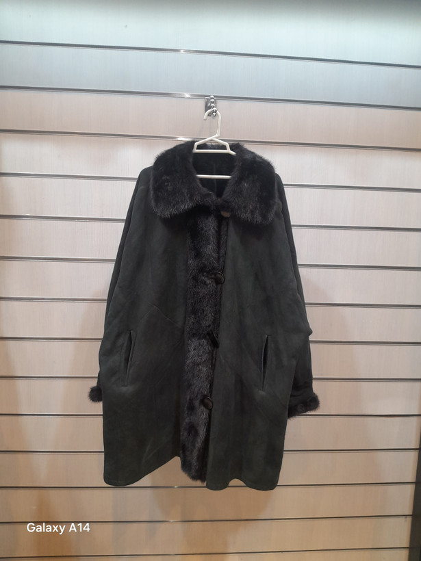پالتو زنانه پوست بوفالو یقه پوست مینگ طبیعی برند leather SAJAD بادوام وگرمابسیار بالا