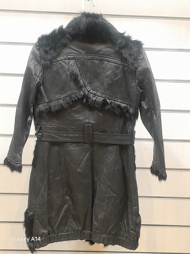 پالتو زنانه چرم طبیعی وپوست سمور طبیعی برند leather SAJAD بادوام وگرمابسیار بالا