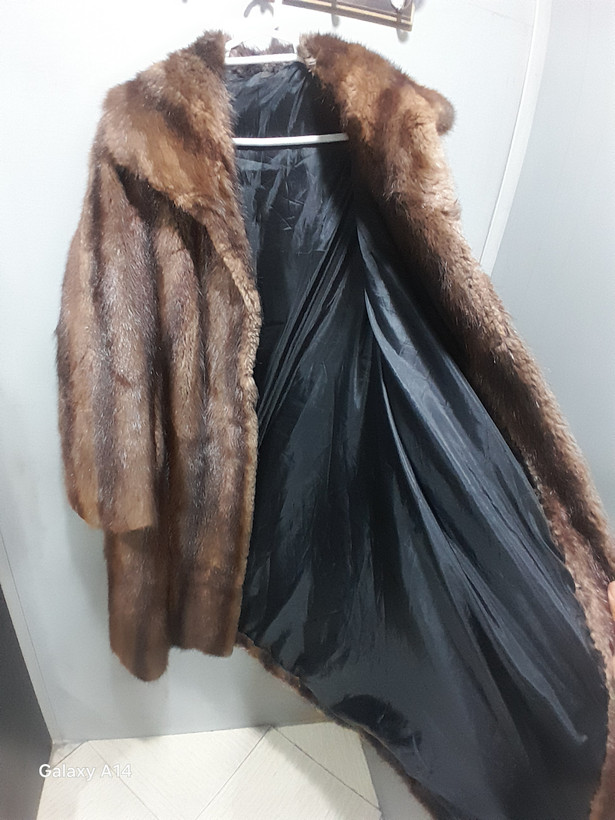 پالتو زنانه پوست سنجاب اصلی برند leather SAJAD گرماودوام بسیار بالا دارد