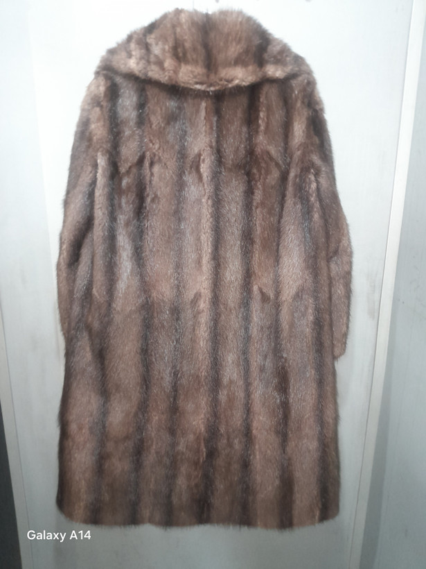 پالتو زنانه پوست سنجاب اصلی برند leather SAJAD گرماودوام بسیار بالا دارد