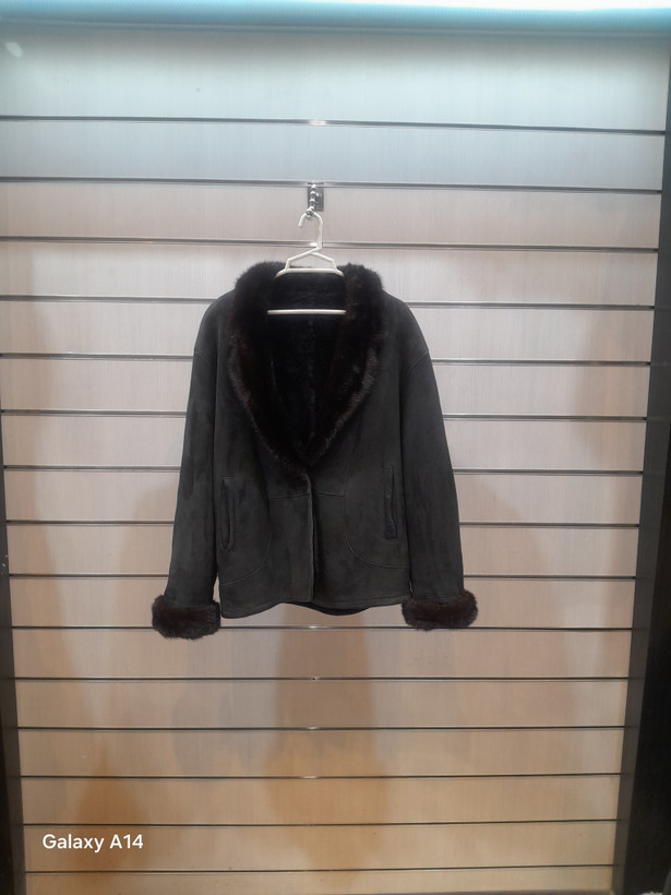 کت یونیسکس پوست بوفالو یقه پوست مینگ طبیعی برند leather SAJAD بادوام وگرمابسیار بالا