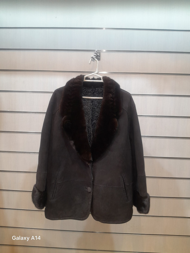 کت یونیسکس پوست بوفالو یقه پوست مینگ طبیعی برند leather SAJAD بادوام وگرمابسیار بالا